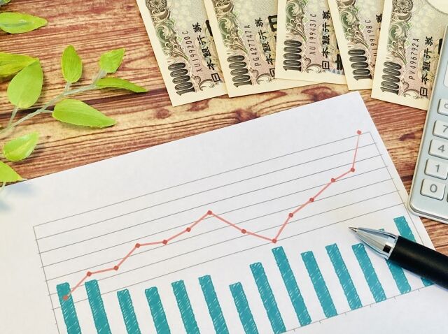 株とか積立でジリジリ資産増えてはいるけど