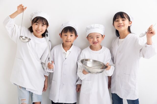 給食当番のときの緊張感すごかったよな