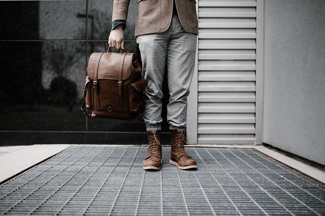 traveler-2203666_640