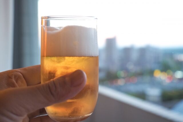 ワイ「カーッｗｗｗ風呂上がりのビールうっめぇｗｗｗ」 (嘘よ…本当はドデカミンが飲みたいの…)