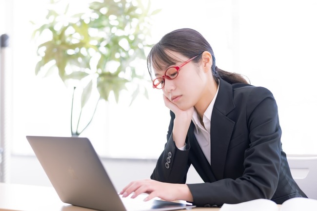 日本人さん、仕事のやる気がない事が調査で判明！????