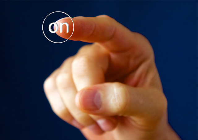 hand-943962_640