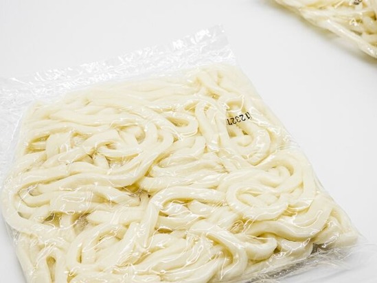 おでんにうどん入れるって言ったら蛮族を見るような目で見られたんだけど