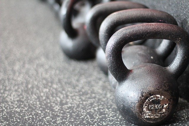 dumbbells-1634765_640