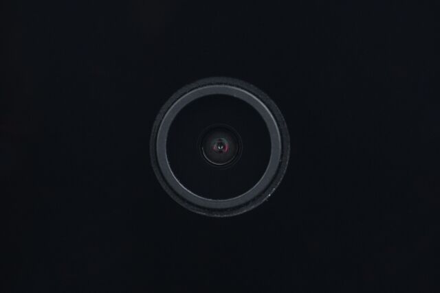 カフェの女性用トイレにスマホを設置し女性5人と男性1人を盗撮した男を逮捕