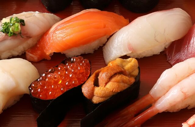 聞くところによると寿司っていうのがうまいらしい