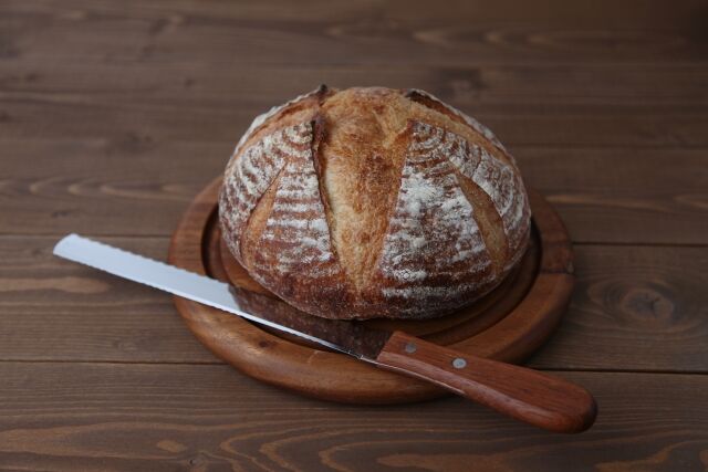 なんで日本って固いパンあんま売ってないん？