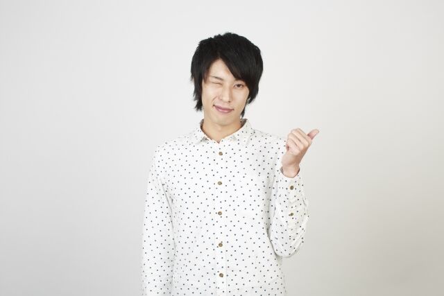 路上で男が女子高生にウインクする事案が発生