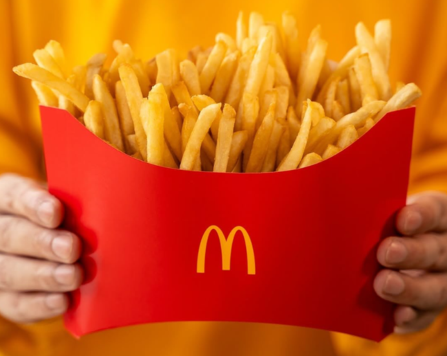 マクドナルド、超特大サイズのフライドポテトを400円台で販売　※タイ限定