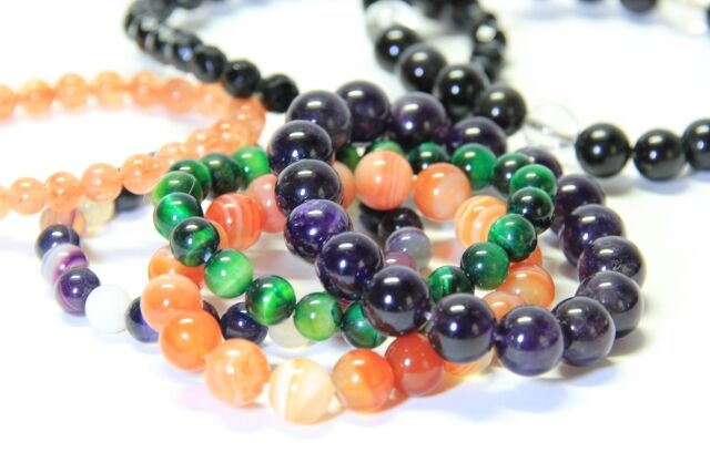 有吉弘行さん「占いもパワーストーンもインチキだろ」