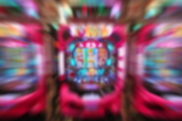 【悲報】 派遣(44)、元旦からパチンコ負けた腹いせにのぼり13本を破壊　翌日来店したとこを逮捕