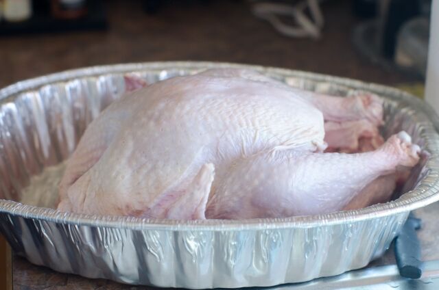 アメリカ政府機関「頼む。冷凍七面鳥をそのまま揚げるな」