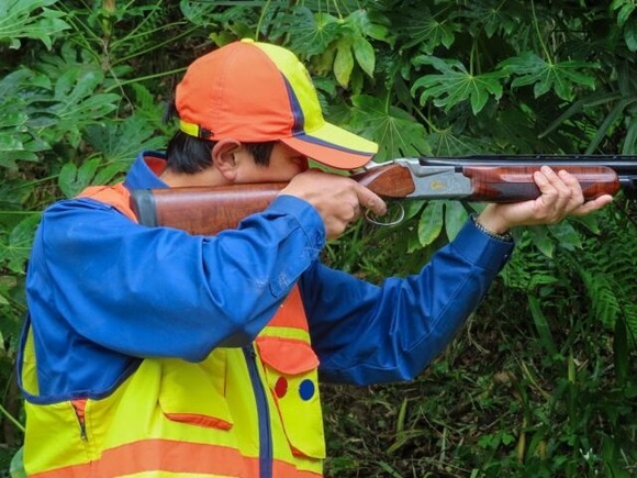 ヒグマを撃ったハンターに対して警察「もしそこにクマでなくヤクザがいたら撃つかい？」