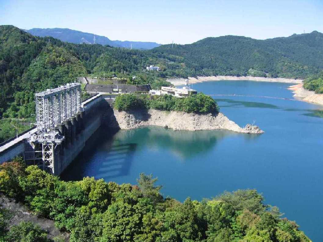 【悲報】 ダムが干上がり徳島県が水不足に陥る うどん茹ですぎ香川県も制限へ - ゴールデンタイムズ