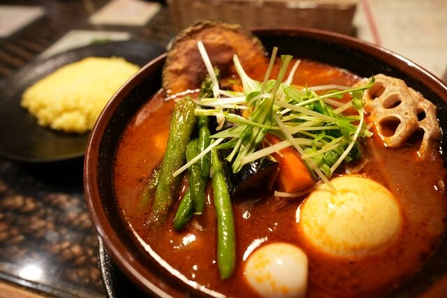 札幌旅ワイ、6食連続でスープカレーを食べてるんやがwwywwywww