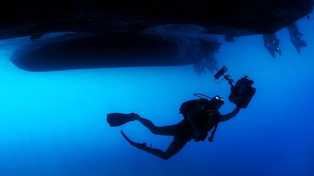 diver-g9b5e2804b_640