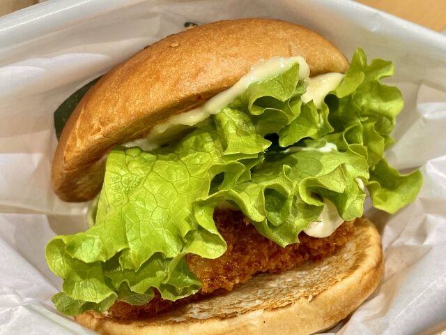 【悲報】 ラーメン屋の社長さん、モスバーガーで騒いでる小学生に説教したことをXに投稿して炎上