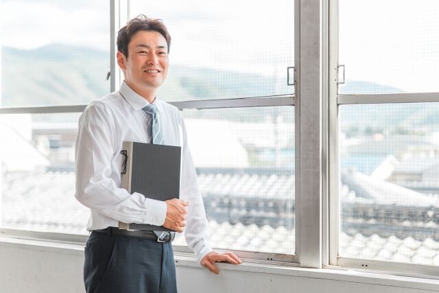【悲報】日本の小・中学校教員、仕事時間が世界最長
