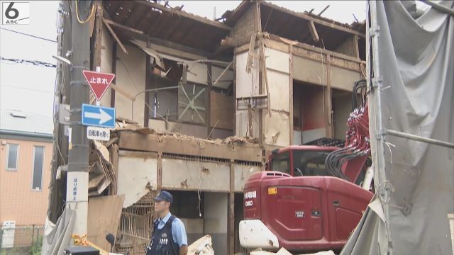 解体中のアパート床下から白骨遺体を発見… 身元は2000年に失踪した当時住人の女性と判明