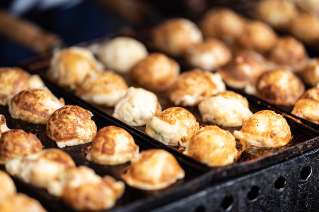 【悲報】たこ焼き屋さん、タコが高くて買えないからソーセージに変更してしまう
