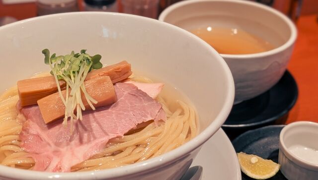 【悲報】ナガノのアザラシ、つけ麺をディスる