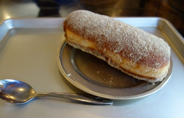 お前ら「給食の揚げパン旨かったよな」ワイ「…給食で揚げパン出た事無い」