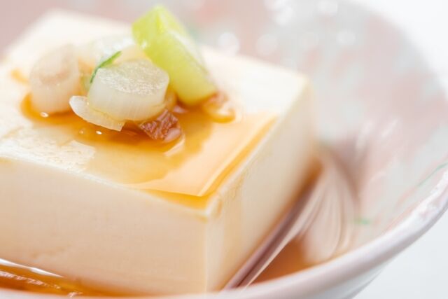 冷奴を食べるんだがオススメのトッピングある？