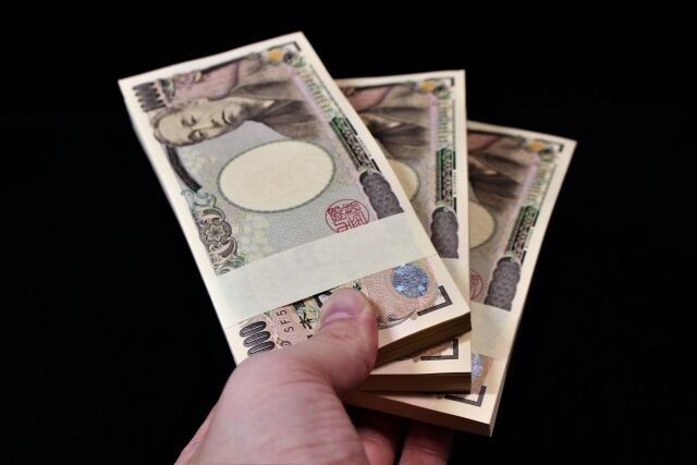 ????「お財布なくした」 路上で通行人の男性から計710万円を詐取、20歳の女を逮捕