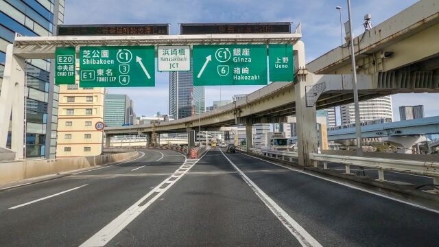 【動画】首都高公式「急な車線変更により周辺車両を巻き込む接触事故が多発してます！ 」