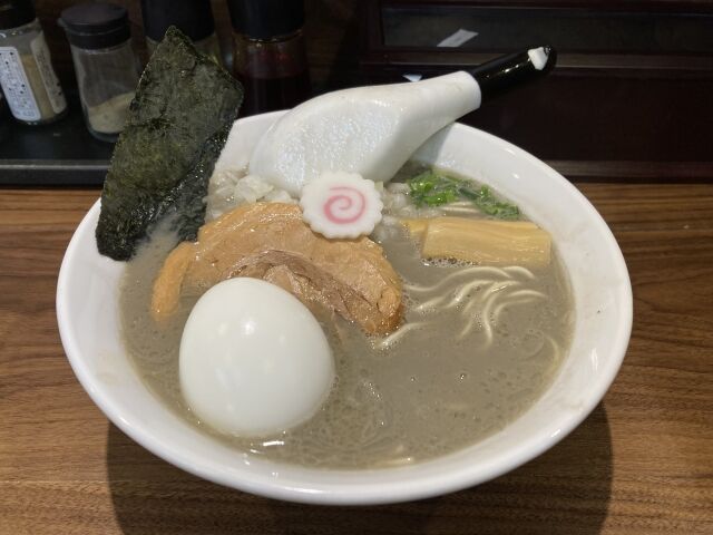 煮干しラーメンは濃ければ濃いほど