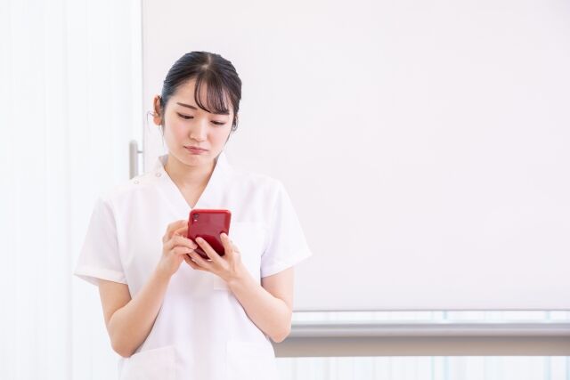 看護師「見てみてｗこれ患者さんの内臓写真」→口頭注意処分