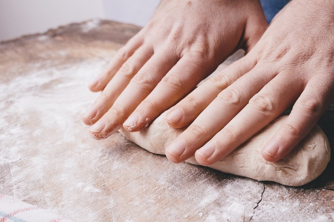 彡(^)(^)「パン作るからレシピググるで！(生地作って焼くだけやろなぁ…ｗ)」