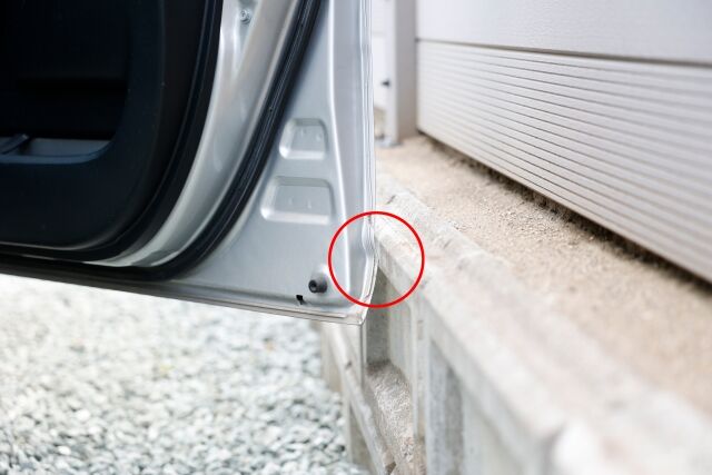 ドアの凹みで心も凹む???? ドアパンチリスクを軽減する14の方法