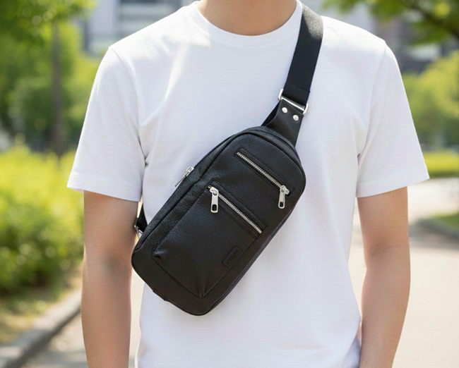 【悲報】ボディバッグを愛用していた男性、ネットの風評に気づいてしまう