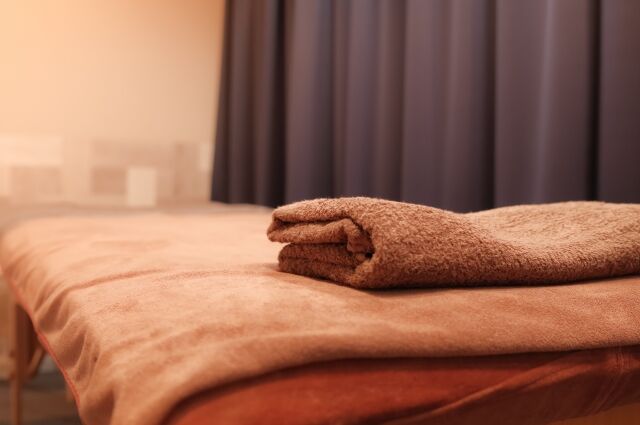 タイ人の少女(12)、母親に売られて東京の性的なマッサージ店で働かされていた