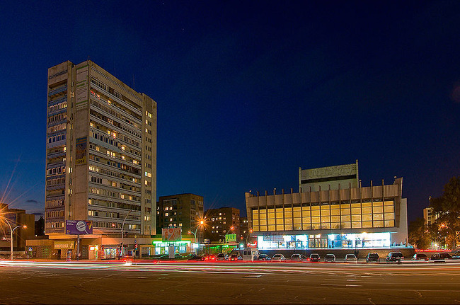 800px-Драматический_театр