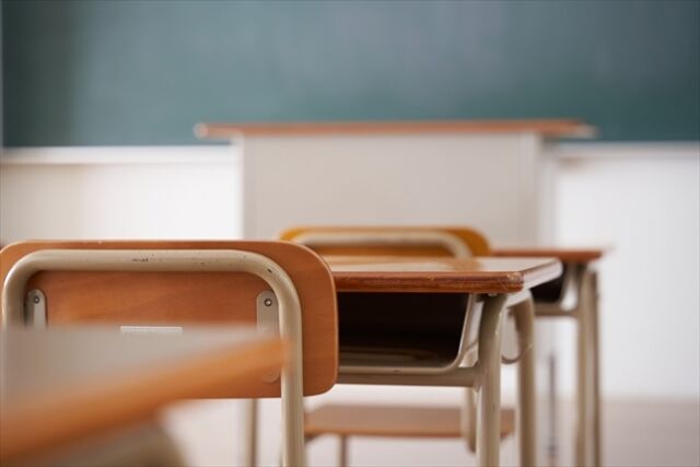 先生「ぎゅっとしていい？」 小学生「わからん…」→ 懲戒免職