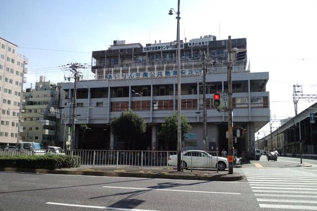 西成のあいりん総合センター、ホームレスの強制退去が執行される