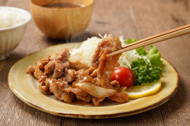 俺「生姜焼きくらい作れるわ！」