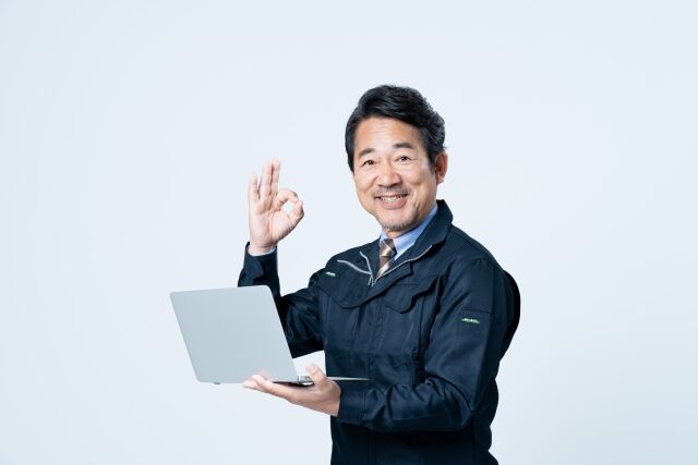 「コンピュータ」とか「サーバ」とか末尾を止めてる人がいたらおじさん、らしい