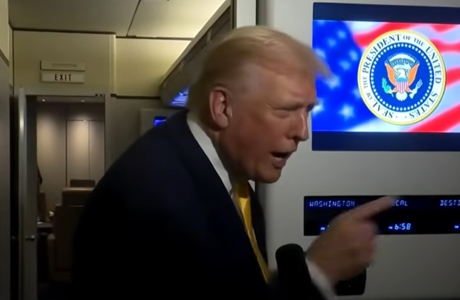 【悲報】トランプ大統領、女性記者に「ブタ、静かに」