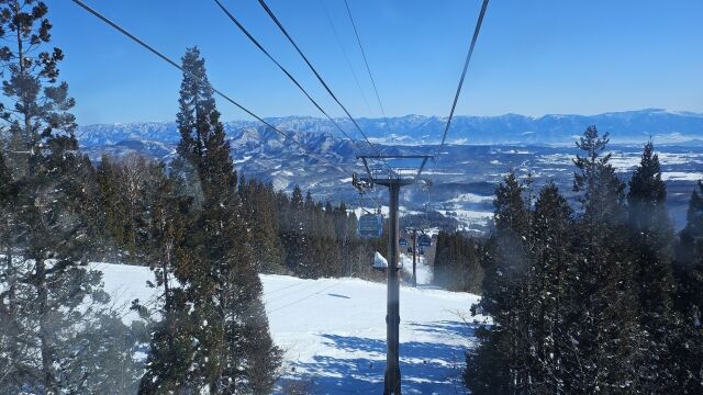 男子中学生がスキー場で自らコース外へ…遭難するも約4時間後に救助