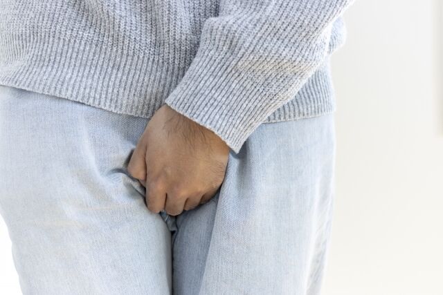 出来心でタマに消毒用エタノール吹きかけたらめっちゃ熱くなって後悔してる