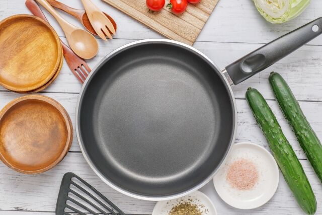 もうフライパンは安いのを短いサイクルで買い直すのでいいかなって思いつつある