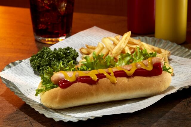 【疑問】なぜホットドッグはハンバーガーと違い日本で地位を確立できなかったのか？