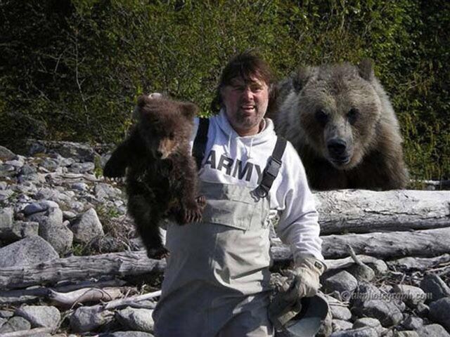 実話 映画 ブラックフット 山で遭難 人喰い熊に襲われるクマパニックムービー くまの定期便