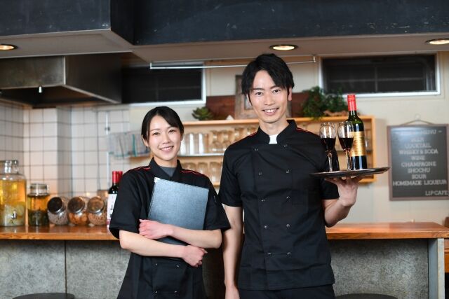 【悲報】アルバイトさん、3時間15分働いたのに「時給×3.15でお支払いします！」と言われてしまう