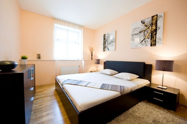 city-centre-de-luxe-prague-apartment-bedroom-1-600x400