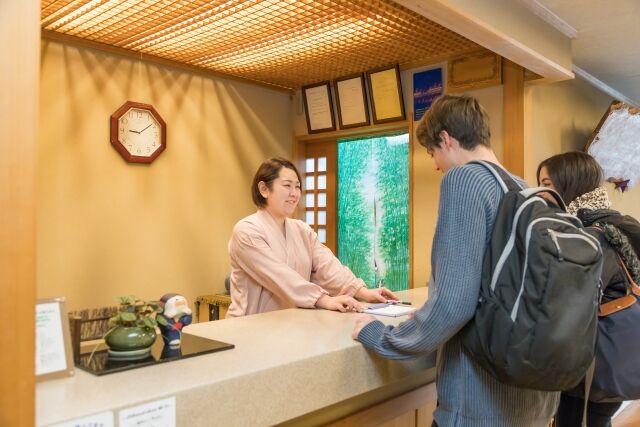 ビットフライヤーの社長「12/21-24と表記されていたら24日の夜は宿泊できると解釈するよね？」