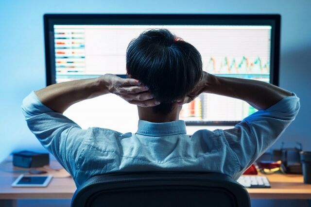 【悲報】日本人さん、金融リテラシーが????だった…たった一年で新NISAで購入分の約半分売却される